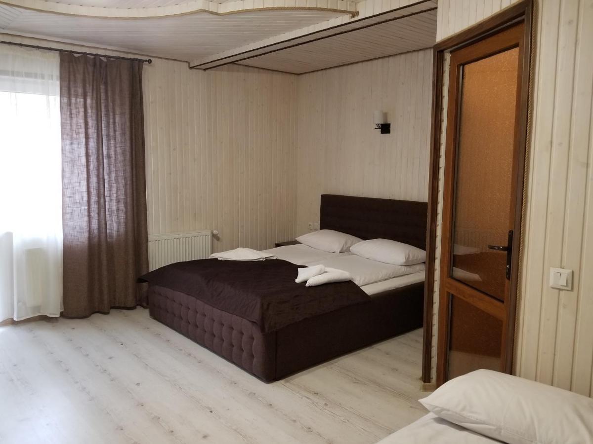 Guest House Mountain Bukovel Esterno foto
