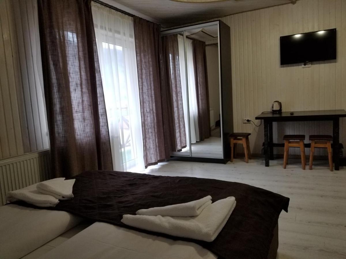 Guest House Mountain Bukovel Esterno foto