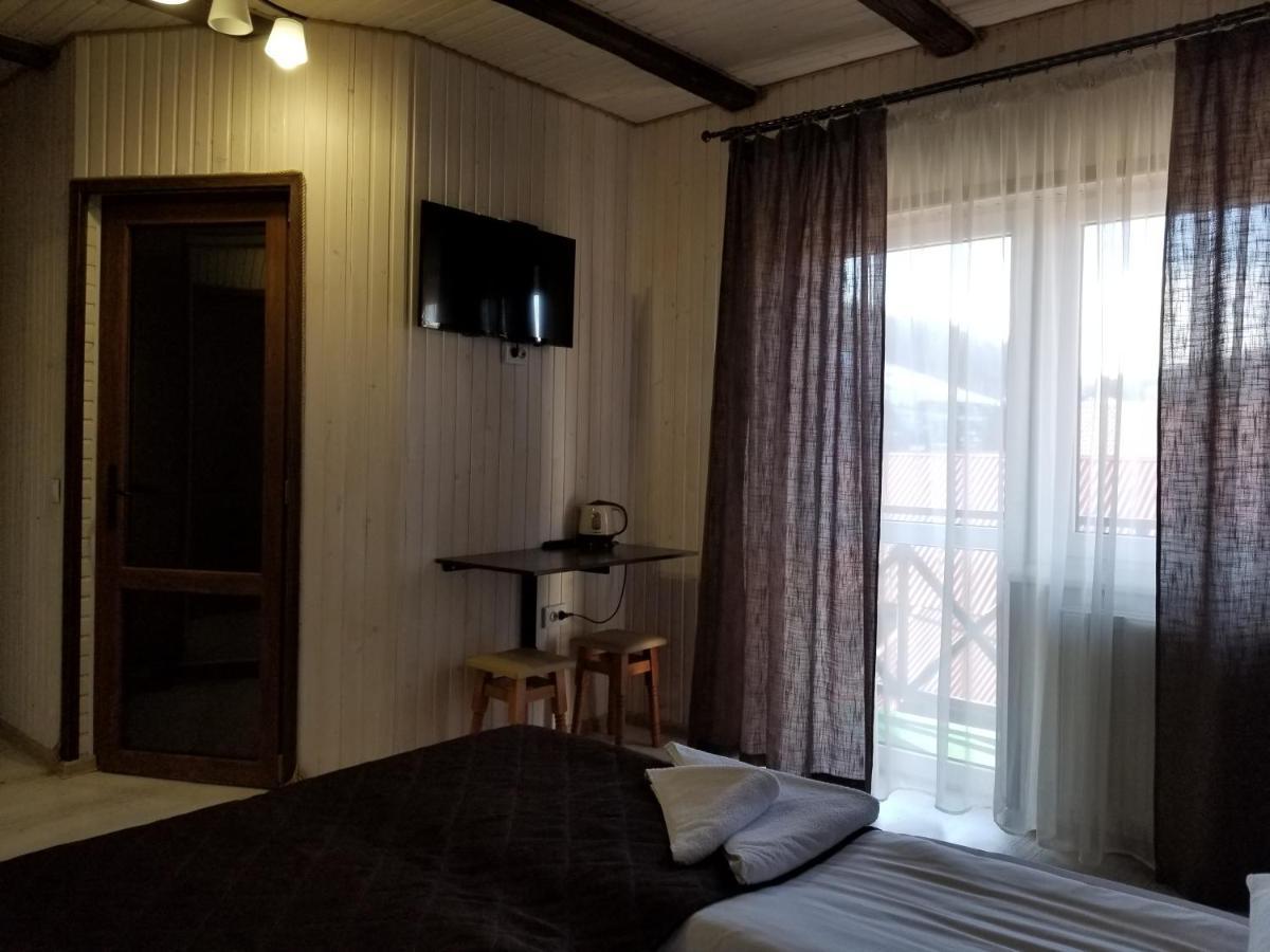 Guest House Mountain Bukovel Esterno foto