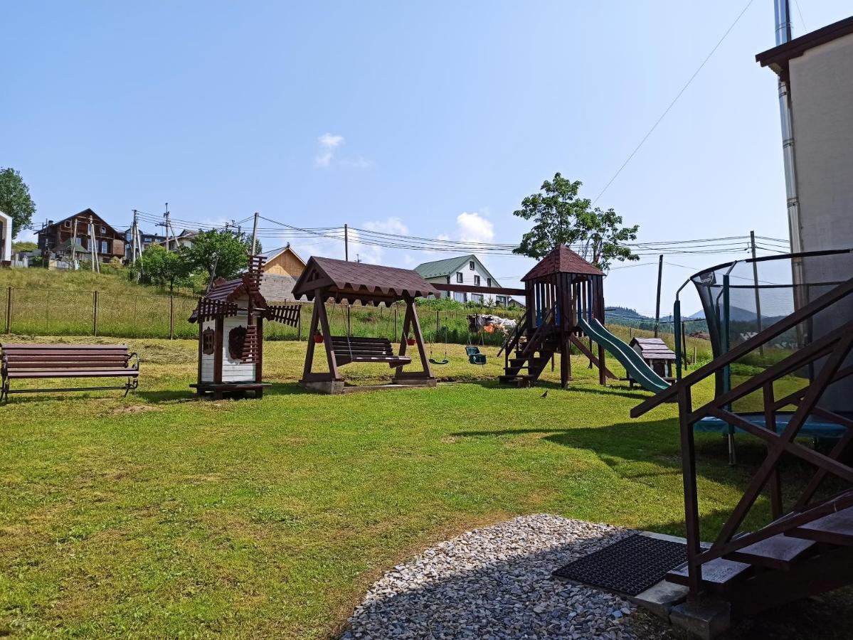 Guest House Mountain Bukovel Esterno foto